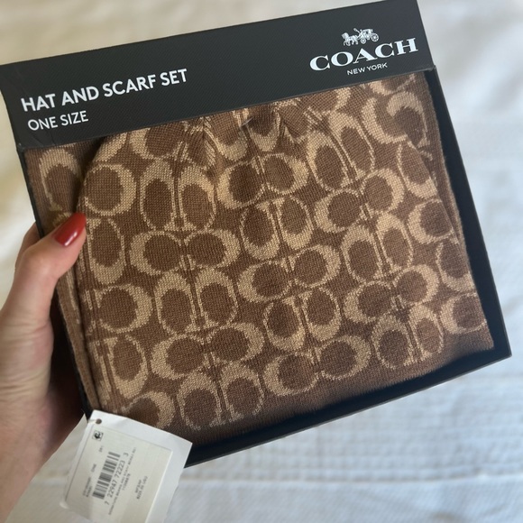 NWT Authentic Coach Gift Set: Monogram Beanie Hat and Scarf - Picture 5 of 10